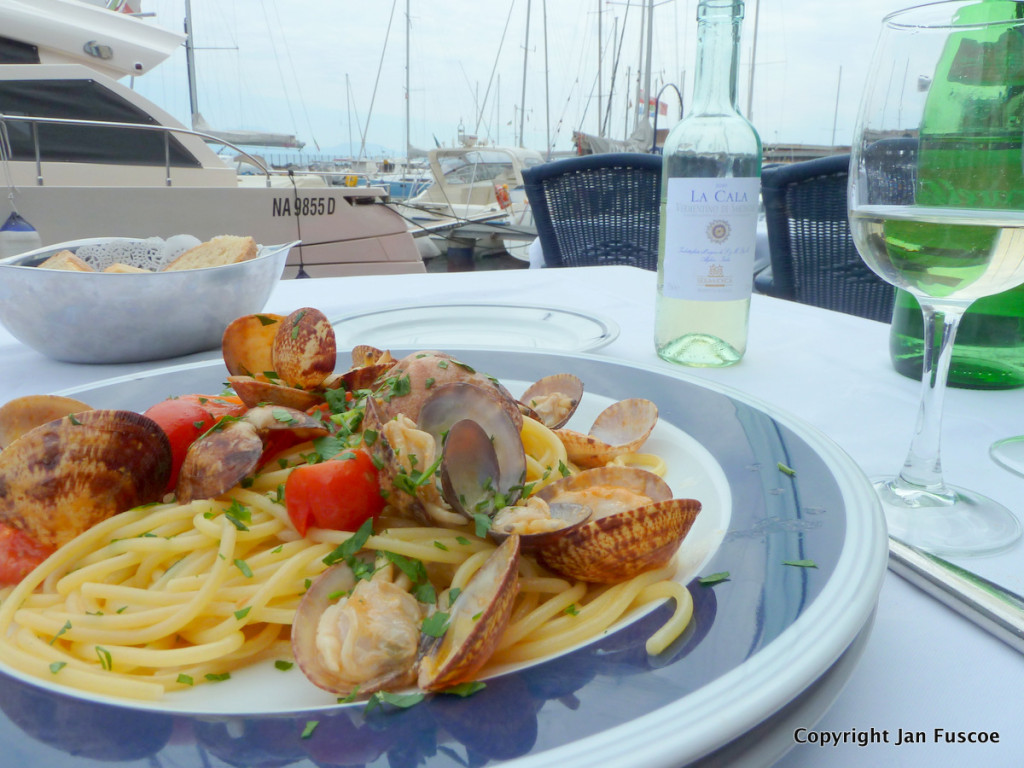 Spaghetti alle Vongole, Naples